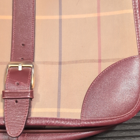 Vintage Burberry Crossbody - Picture 3 of 6